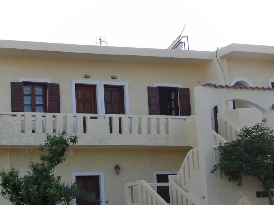 Teo 1 Apartment Goúvai Ngoại thất bức ảnh